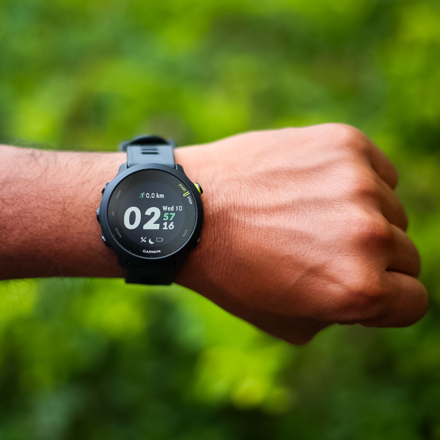 Garmin Forerunner 55 smartwatch running con GPS, Cardio, Piani di allenamento, Activity tracker, frequenza cardiaca, rilevamento stress, monitoraggio ciclo mestruale, batteria a lunga durata, nero