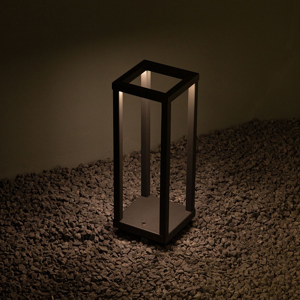 Kelù Ginny Lampe de table LED sans fil rechargeable H28cm, variateur tactile de température, 240 lumens, corps en aluminium gris, durée 7 heures, IP54