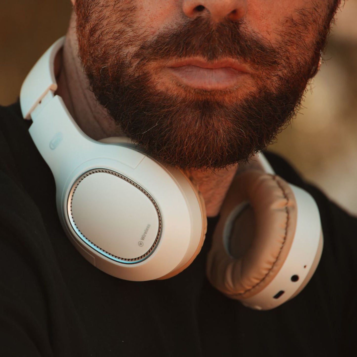 Trevi DJ 12E60 BT Cuffie DJ Hi-Fi Wireless ricaricabili con microfono e LED RGB multicolore, Cuffie on-ear ad archetto a batteria, ingresso AUX e Micro SD, tasto chiamate